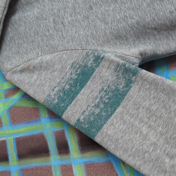 Hurley gray/green patch hoodie size medium - Picture 5 of 9